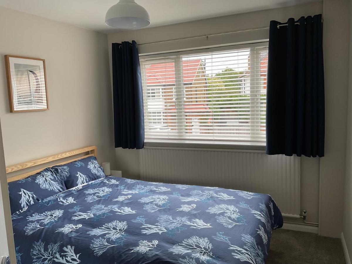 Large 2-Bedroom Maisonette With Free Parking 튀크냄 외부 사진