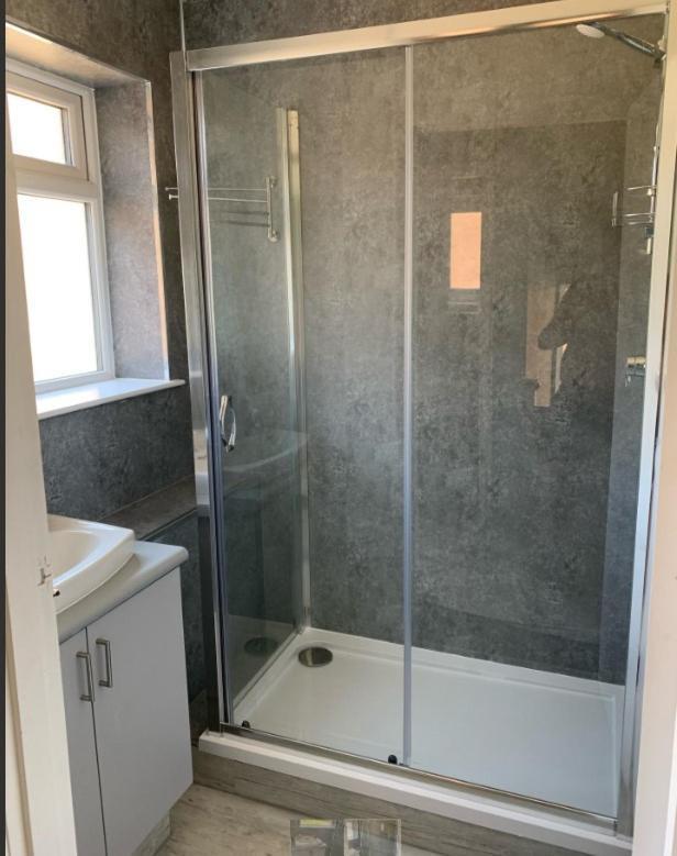Large 2-Bedroom Maisonette With Free Parking 튀크냄 외부 사진