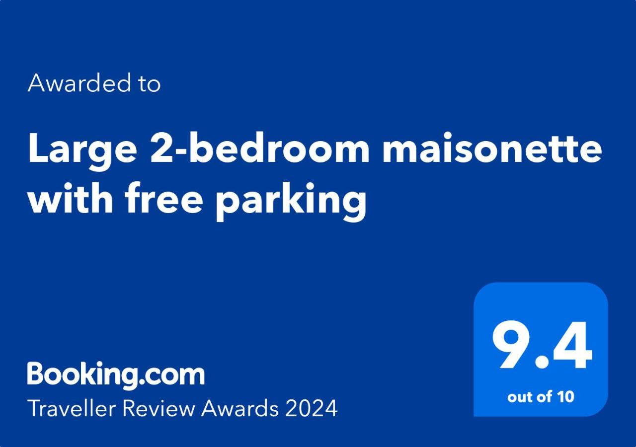 Large 2-Bedroom Maisonette With Free Parking 튀크냄 외부 사진